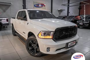 RAM Classic Night Edition 5.7 V8 2023